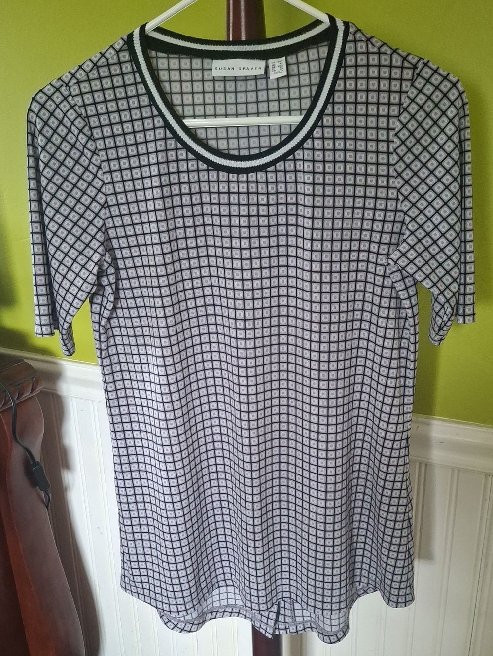 Susan Graver Women's Liquid Knit Black and White Geometric Scoop Neck Top XS